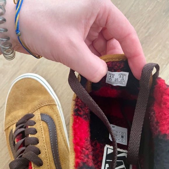 Vans Fur Lined Suede Sneakers / Canadian style - Picture 7 of 7